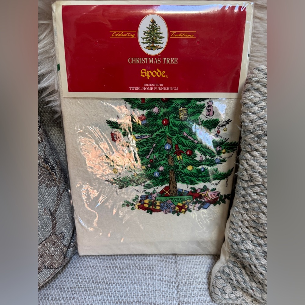 Spode Christmas Tree Tablecloth 60x84